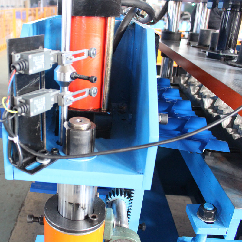 2024 Νέο σχεδιασμό διπλής στρώσης οροφής Roll Forming Machine 840 Trapezoidal και 836