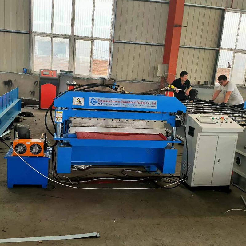 Eps Side Panel Galvalume Roof Roll Forming Machine High Accuracy Hydraulic post cutting