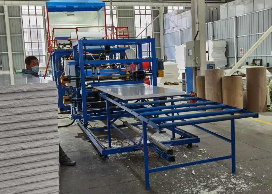 32kw κύρια ισχύς κινητήρα EPS Sandwich Panel Forming Machine 3-6m/min Ταχύτητα