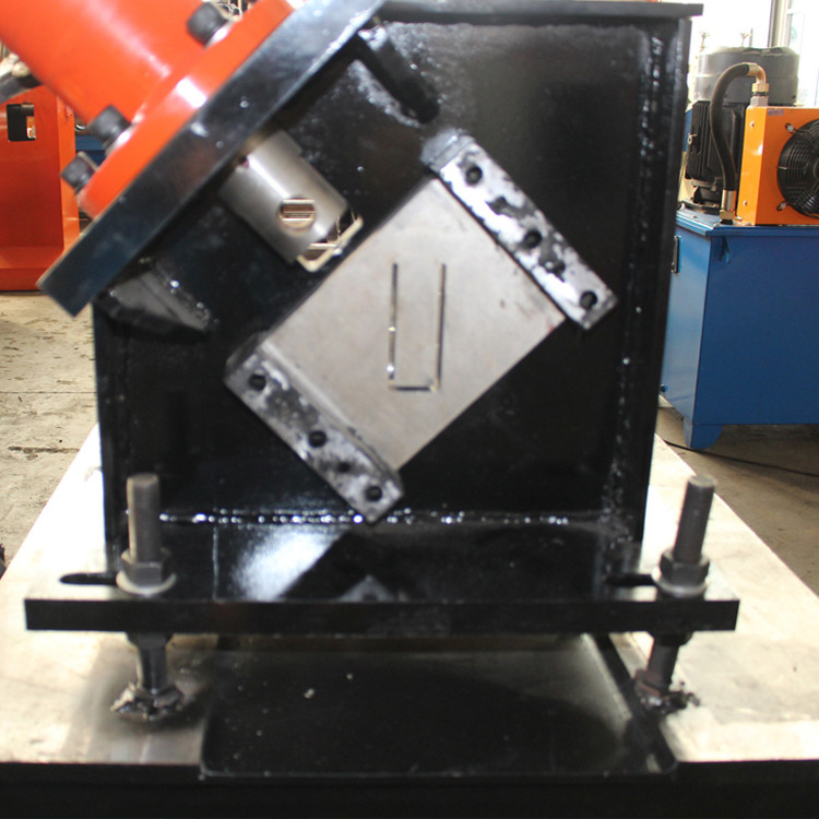 0.8mm Ppgi Cold Roll Forming Machine Μεταλλικό πλαίσιο U Channel Purlin κατασκευή