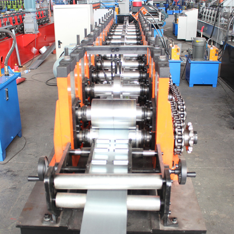 0.8mm Ppgi Cold Roll Forming Machine Μεταλλικό πλαίσιο U Channel Purlin κατασκευή