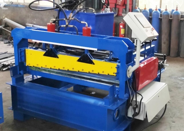 Επικεφαλίδα οροφής αυτόματη Uncoiler Coil Cut To Length Line Μηχανή χάλυβα και γραμμής κοπής