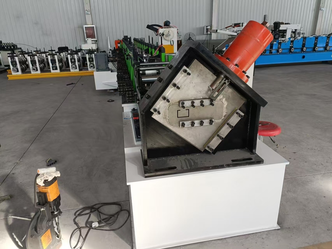 Ρυθμισμός μεγέθους 80-300mm C Purlin Roll Forming Machine Πλήρως αυτόματο