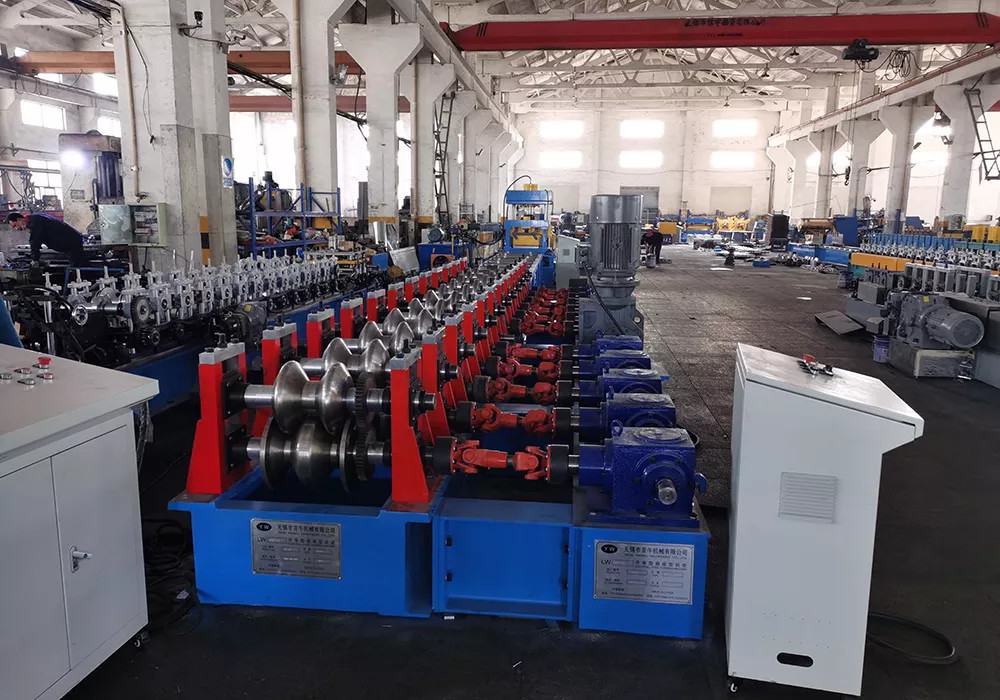 Μηχανή σχηματισμού κυλίνδρων με 2*22KW κύριας ισχύος και μετατροπέα