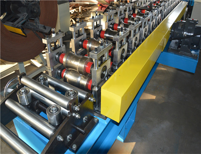 Μηχάνημα κύλισης πόρτας αλουμινίου 380V 50Hz Υψηλής ποιότητας No.45 σφυρήλατο