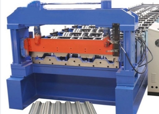 15 - 20m/Min ρόλος Decking πατωμάτων που διαμορφώνει την υδραυλική κοπή μηχανών