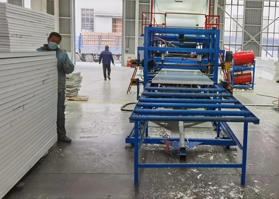 32kw κύρια ισχύς κινητήρα EPS Sandwich Panel Forming Machine 3-6m/min Ταχύτητα