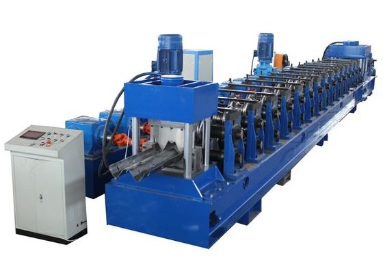 Ενεργειακή ικανότητα Ελέγχεται από PLC Μηχανή σχηματισμού προστατευτικού σιδηροδρόμου με GCr12 Roller 380V 50Hz ισχύς