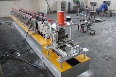 3KW πόρτα παραθυρόφυλλων ρόλων χάλυβα επάνω 0.6mm που διαμορφώνει τη μηχανή