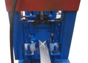 Ρόλος στηριγμάτων χάλυβα PLC 0.3mm πλαισίων τριγώνων τοίχων και οροφών που διαμορφώνει τη μηχανή